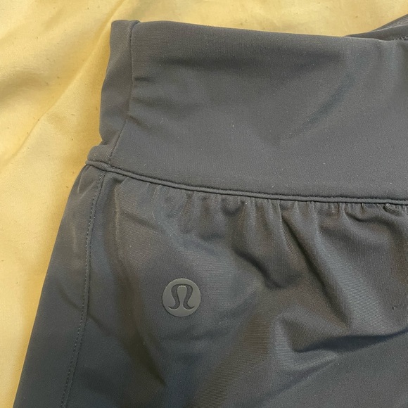 Lulu lemon shorts - Picture 3 of 4